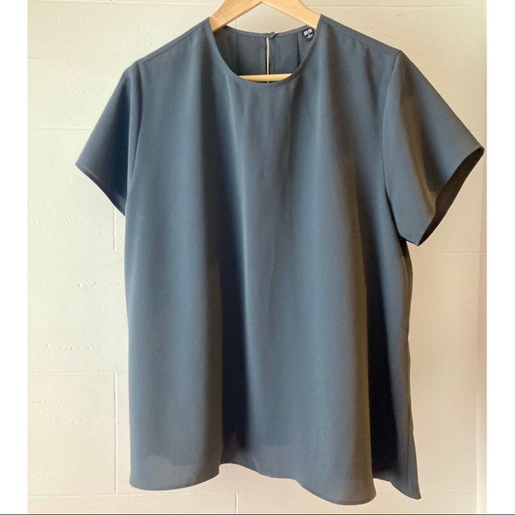 Uniqlo women drape short-sleeve a-line blouse [colour grey/gray] - Picture 2 of 7